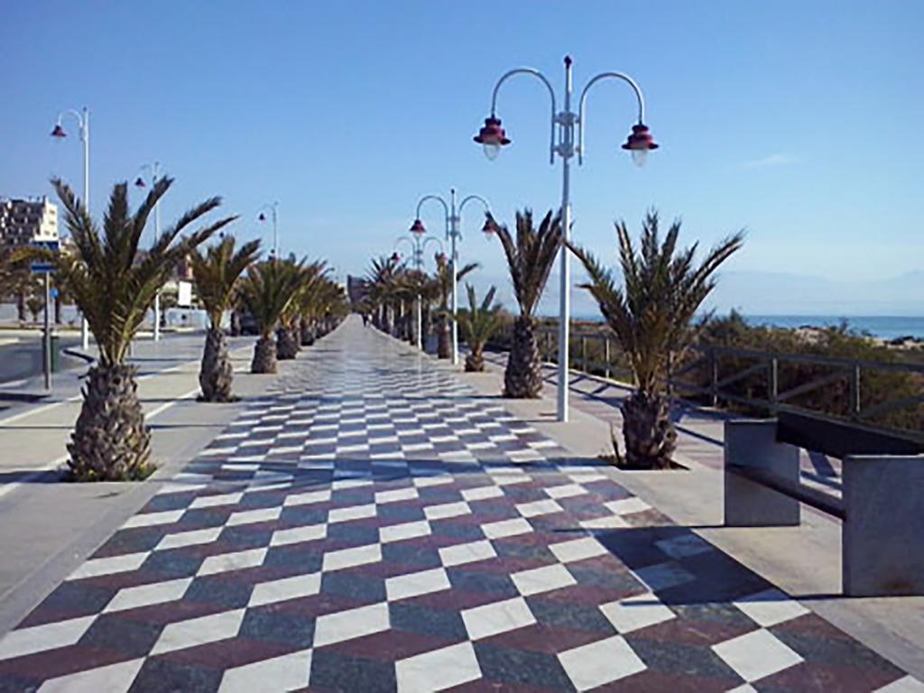 Infinity Luxury Sea View Apartment With Private Garden Arenales del Sol Zewnętrze zdjęcie
